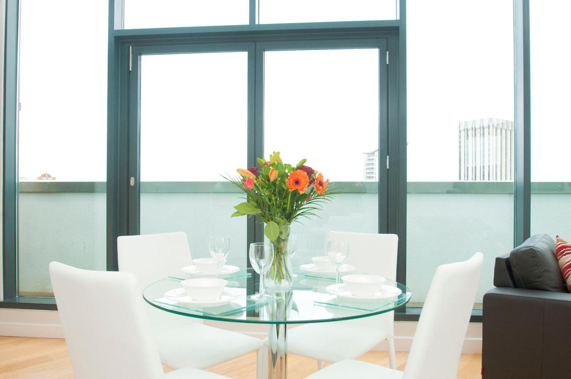 Cleyro Serviced Apartments - Finzels Reach Bristol Eksteriør bilde